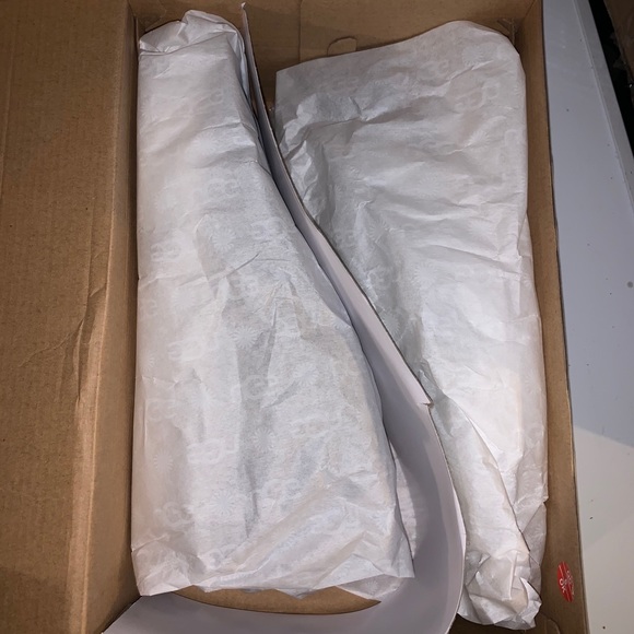 New UGG Women's Zilo Sneaker - Picture 3 of 10